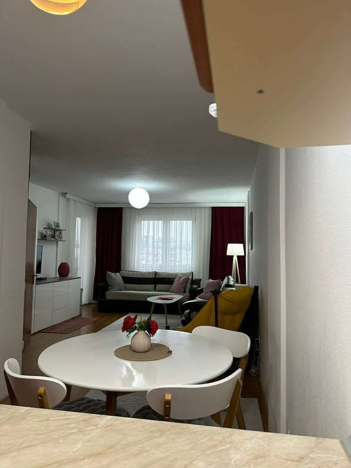 Banesë për shitje – Arbëri (afër Meridian)