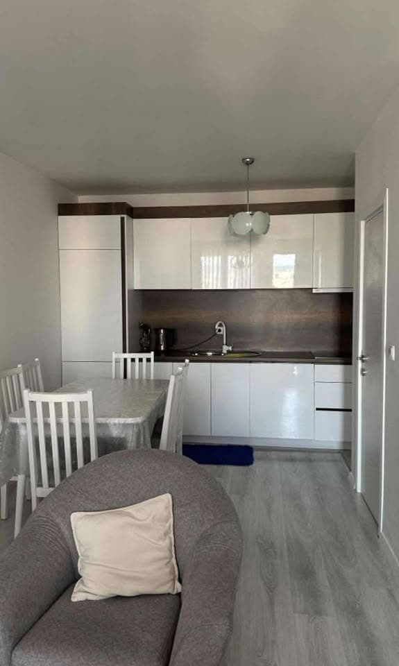 Banesë në Fushë Kosovë